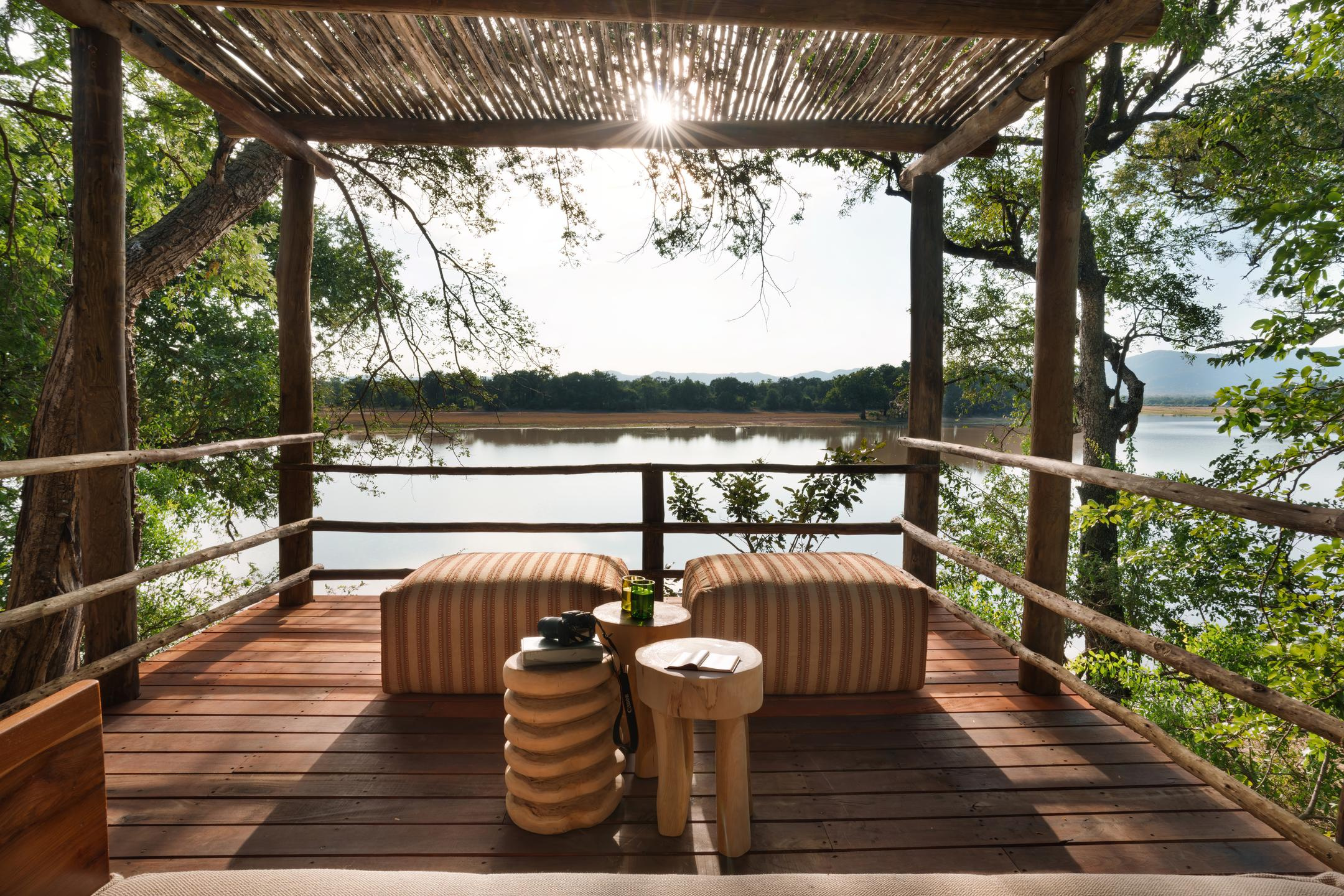 Quiet safari camp atmosphere at Chindeni