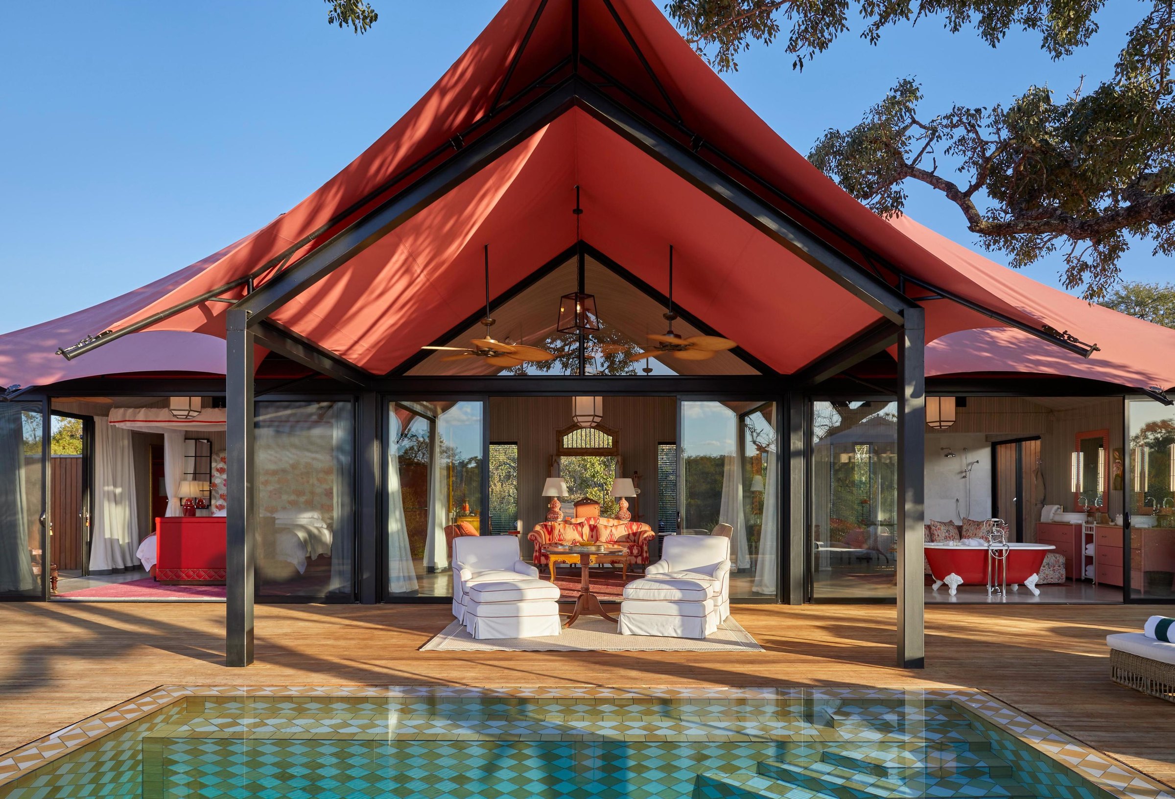 Romantic luxury safari suite for couples