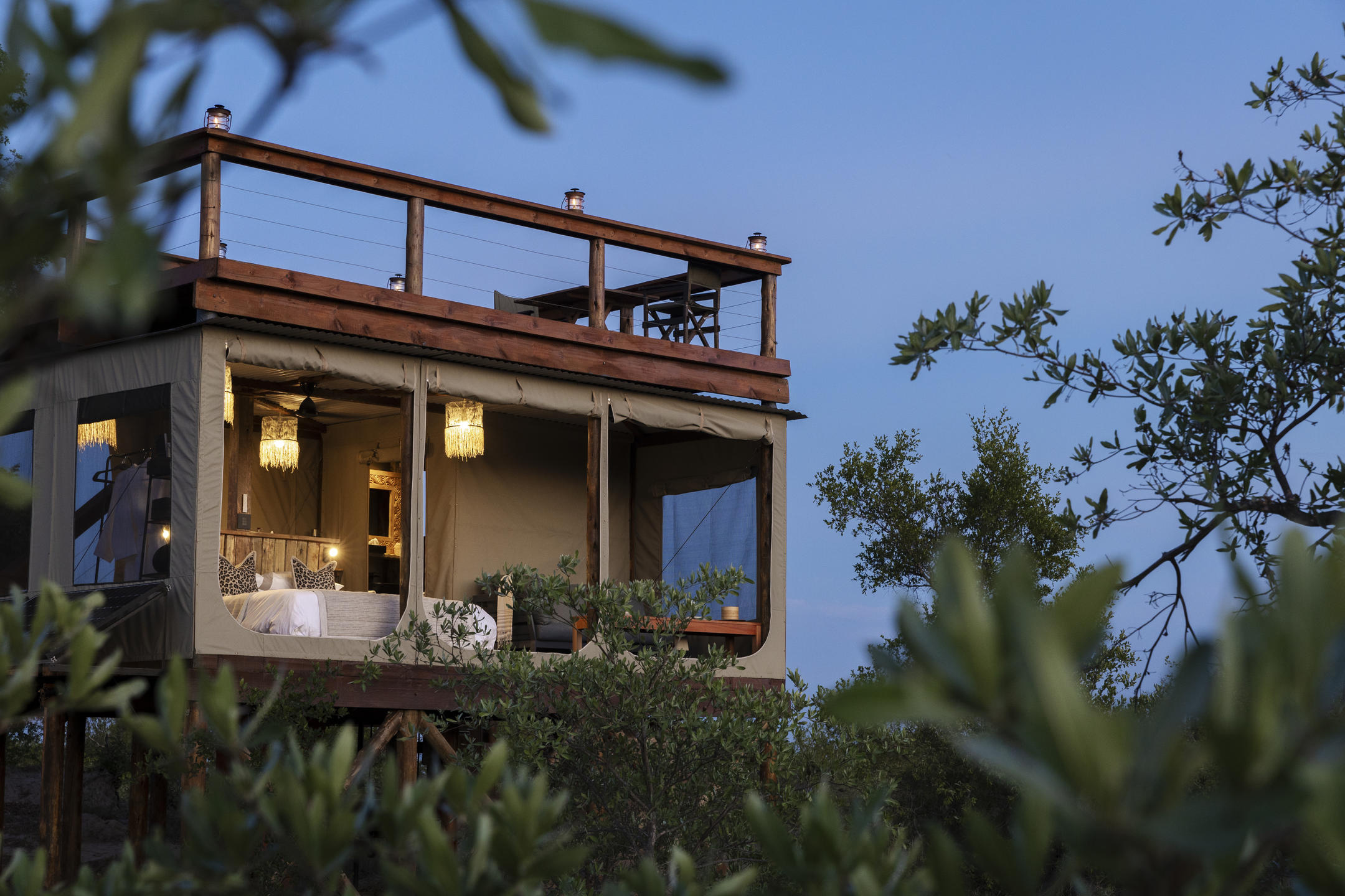 Simbavati Waterside waterside firepit setting